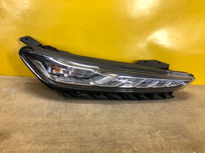 Дневной ходовой огонь правый HYUNDAI KONA OS 17-23