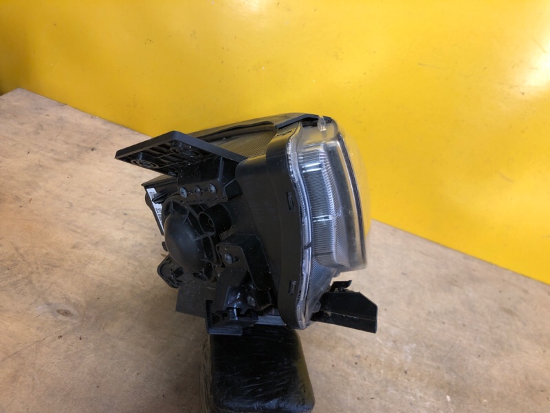 Фара левая NIRO DE 16-22