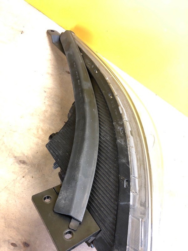 Фара левая NIRO DE 16-22