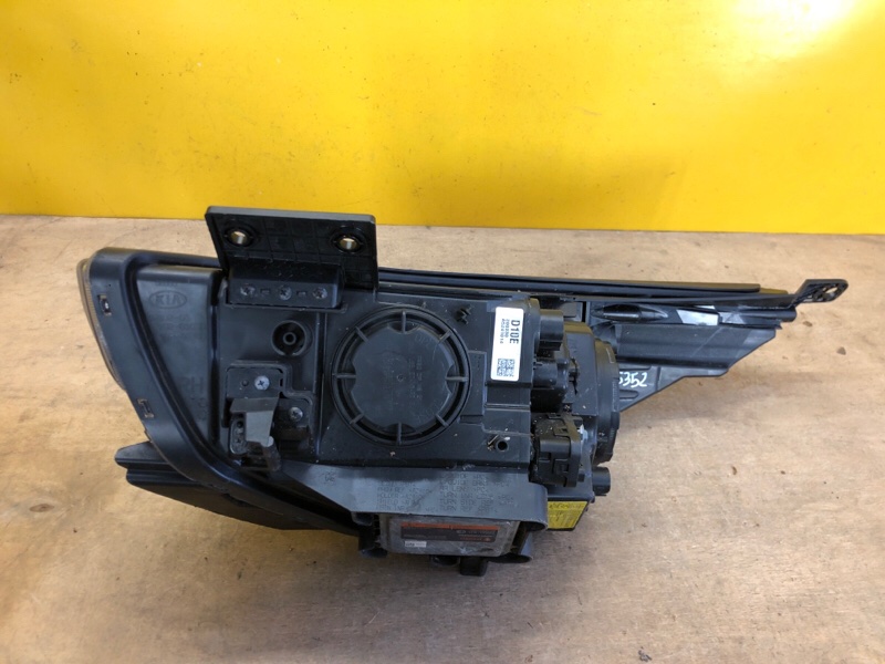 Фара правая NIRO DE 16-22