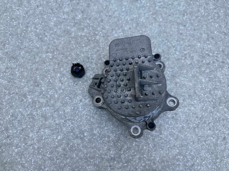 Помпа охлаждения электрическая TOYOTA PRIUS - 30 09-17 Помпа охлаждения электрическая TOYOTA PRIUS - 30 09-17