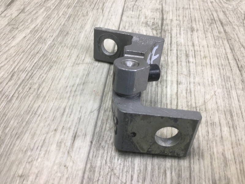 Петля двери верхняя задняя правая VOLKSWAGEN PASSAT B7 11-15