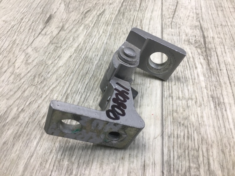 Петля двери верхняя задняя правая PASSAT B7 11-15