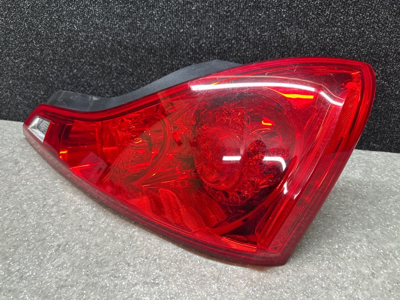 Фонарь наружный правый INFINITI G25/G35/G37/Q40 06-14 COUPE