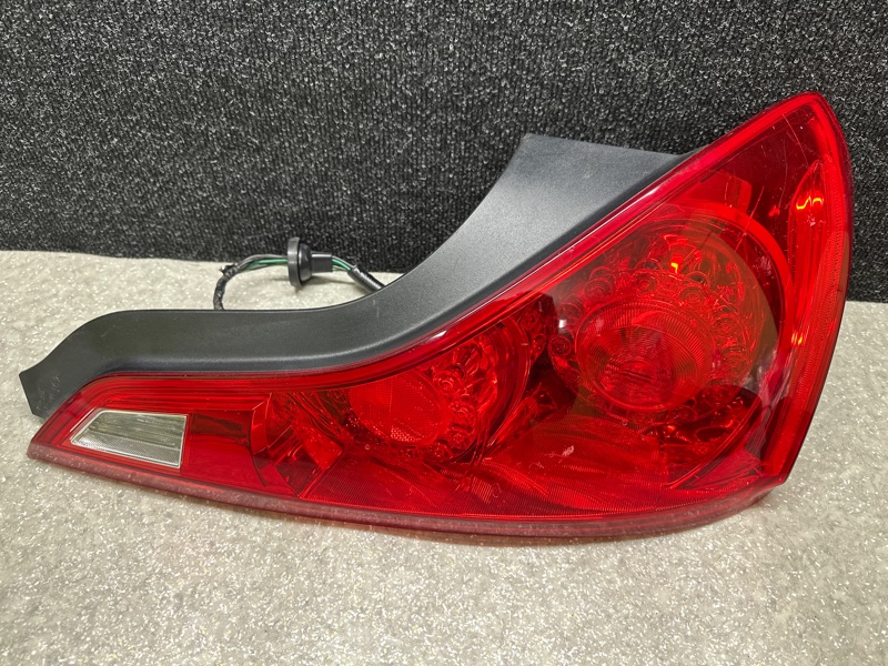 Фонарь наружный правый G25/G35/G37/Q40 06-14 COUPE Фонарь наружный правый G25/G35/G37/Q40 06-14 COUPE