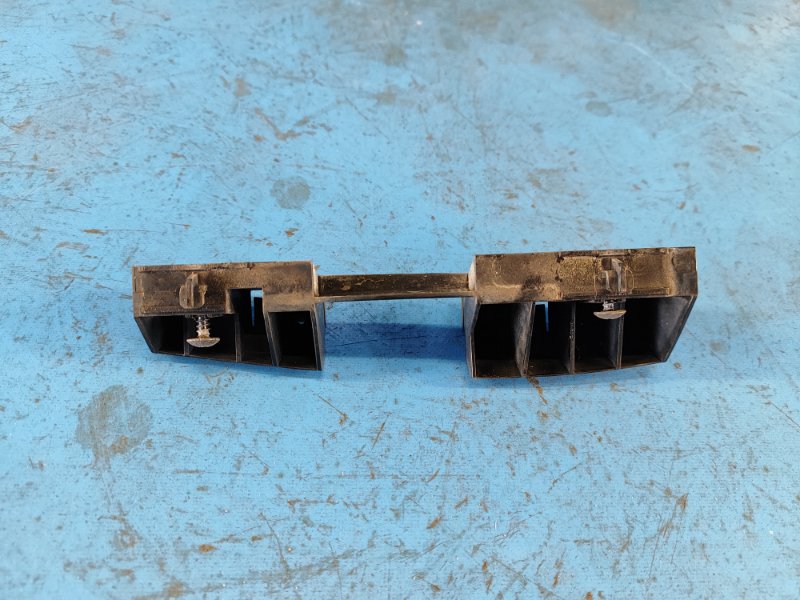 Кронштейн переднего бампера (под фарой) правый NISSAN SENTRA B17 12-21 B17 1.8 MRA8DE