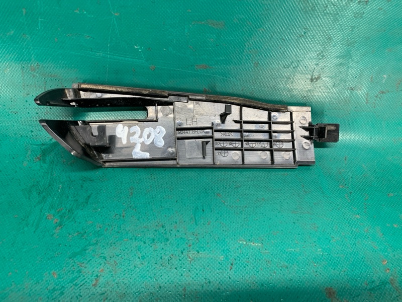 Накладка петли крышки багажника левая NISSAN X-TRAIL/ROGUE T32 13-20 2.5 QR25DE