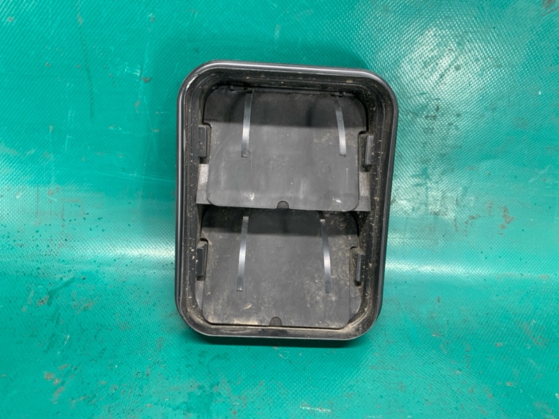 Клапан вентиляции салона левый NISSAN X-TRAIL/ROGUE T32 13-20 2016 2.5 QR25DE 76805-5HA0A Б/У