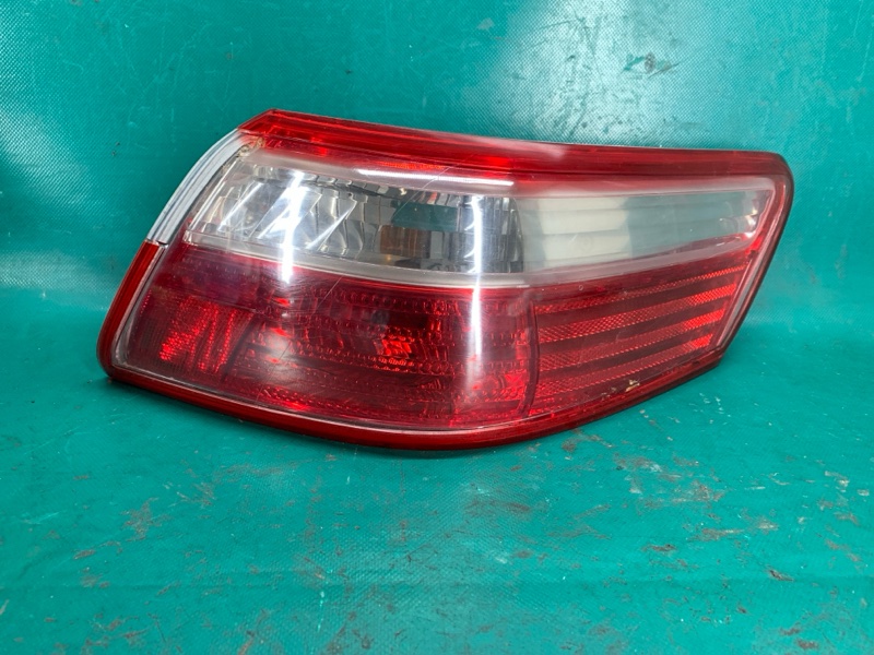 Запчасть фонарь наружный правый TOYOTA CAMRY 40 06-11 2008 2.4 2AZFE 81550-06240 Б/У Фонарь наружный правый TOYOTA CAMRY 40 06-11 2008 2.4 2AZFE 81550-06240 Б/У