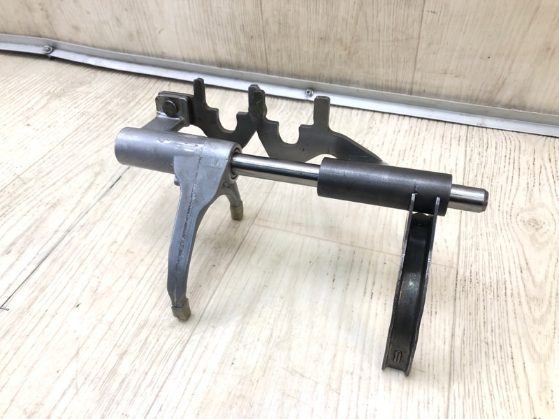 Вилка МКПП FORD KUGA  (C394)  08–13 1227577 Б/У