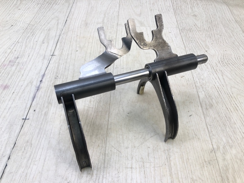 Вилка МКПП FORD KUGA  (C394)  08–13 1811421 Б/У