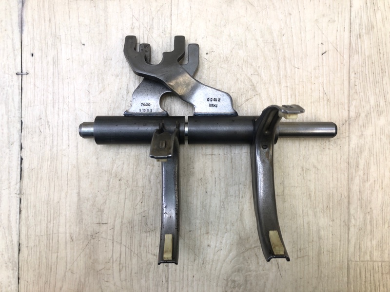 Вилка МКПП KUGA  (C394)  08–13