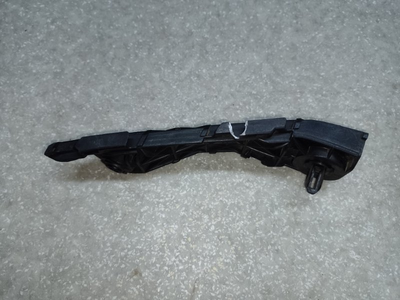 Кронштейн переднего бампера (на крыле) правый TOYOTA RAV4 05-12 Кронштейн переднего бампера (на крыле) правый TOYOTA RAV4 05-12