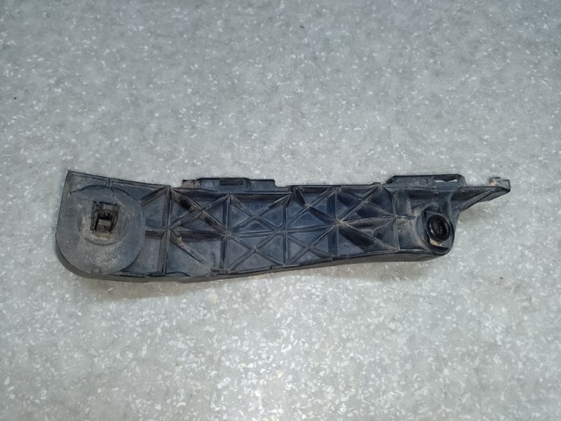 Кронштейн переднего бампера (на крыле) левый RAV4 05-12 Кронштейн переднего бампера (на крыле) левый RAV4 05-12