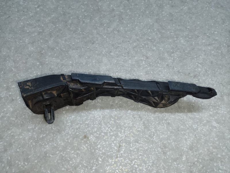 Кронштейн переднего бампера (на крыле) левый TOYOTA RAV4 05-12