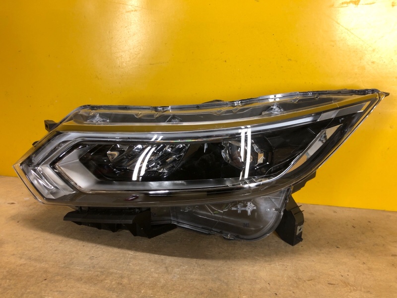 Фара левая NISSAN QASHQAI/ROGUE SPORT 14-