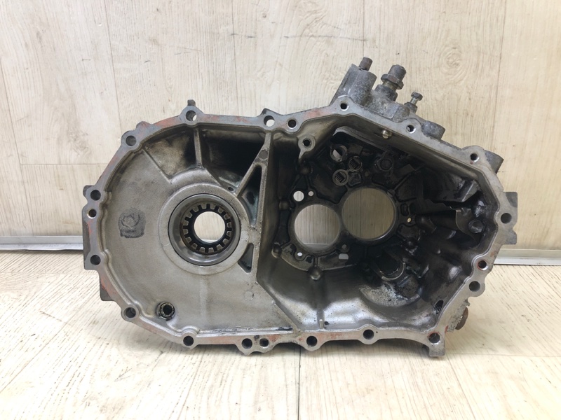 Запчасть корпус мкпп TOYOTA AURIS 06-12 3311102020 Б/У Корпус МКПП TOYOTA AURIS 06-12 3311102020 Б/У