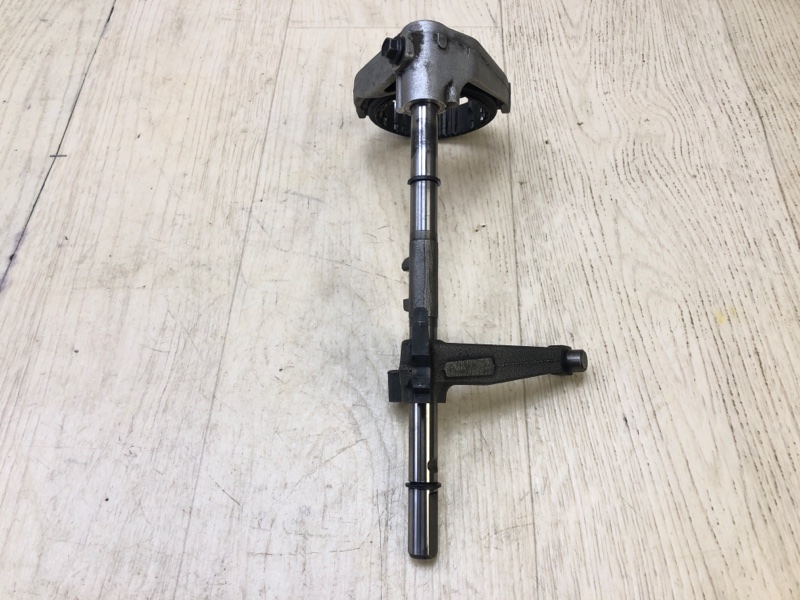 Вилка МКПП TOYOTA AURIS 06-12