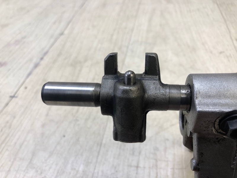 Вилка МКПП AURIS 06-12