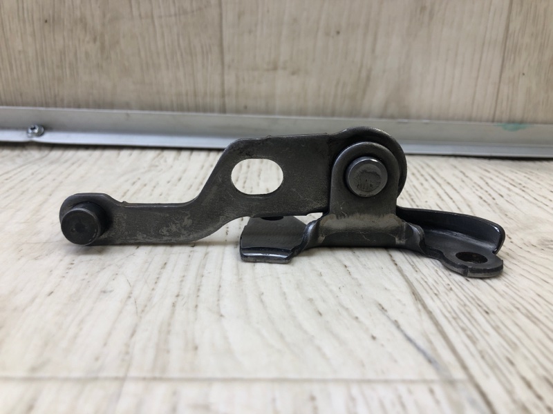 Вилка МКПП AURIS 06-12