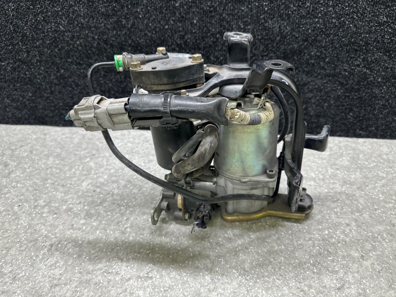 Компрессор пневмоподвески LEXUS GX470 02-09