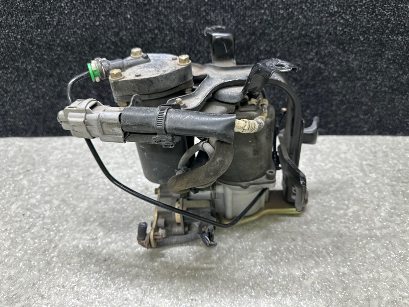 Компрессор пневмоподвески LEXUS GX470 02-09