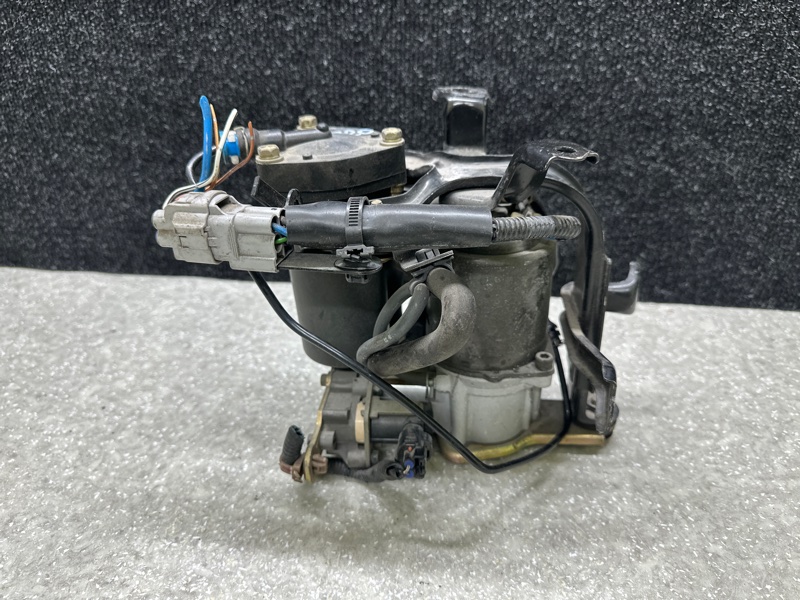 Компрессор пневмоподвески LEXUS GX470 02-09