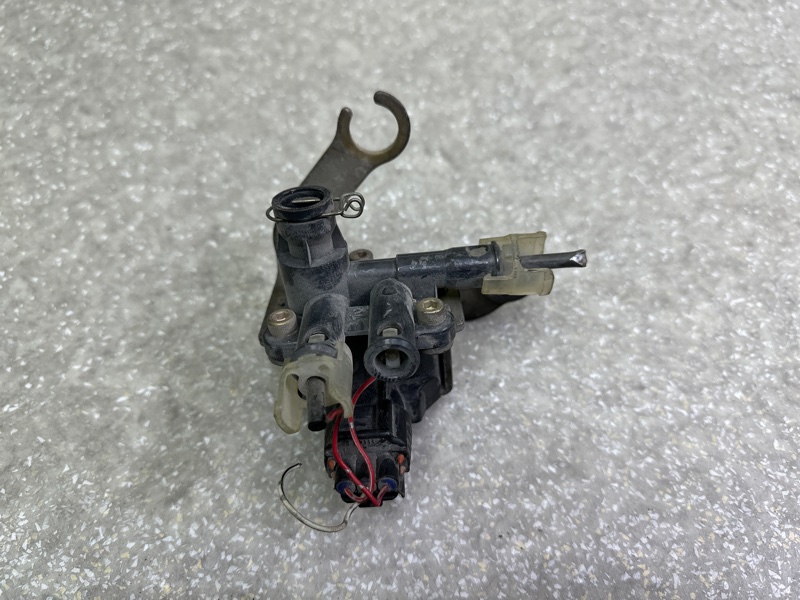 Клапан пневмоподвески передний LEXUS LS430 00-06 48095-50040 Б/У