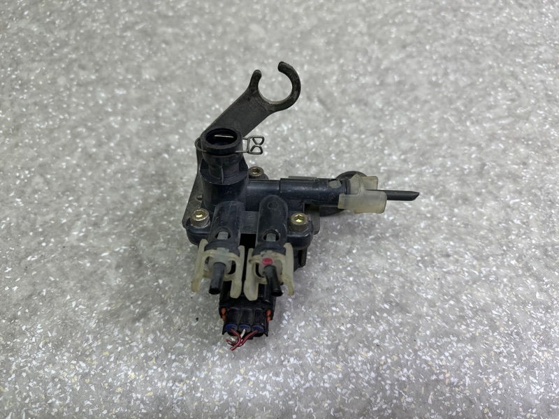 Клапан пневмоподвески передний LEXUS LS430 00-06 48095-50040 Б/У