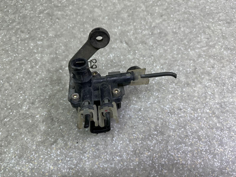 Клапан пневмоподвески передний LEXUS LS430 00-06 48095-50040 Б/У