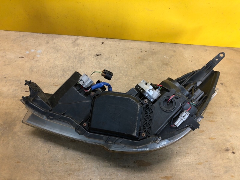 Фара правая OUTBACK 09-14 BR