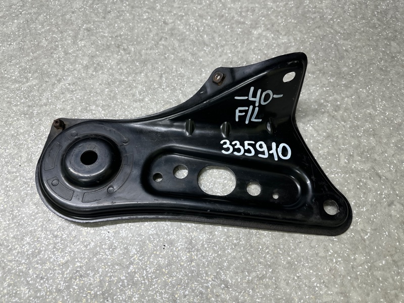 Запчасть крепление балки подвески переднее левое TOYOTA CAMRY 40 06-11 51036-07010 Б/У Крепление балки подвески переднее левое TOYOTA CAMRY 40 06-11 51036-07010 Б/У