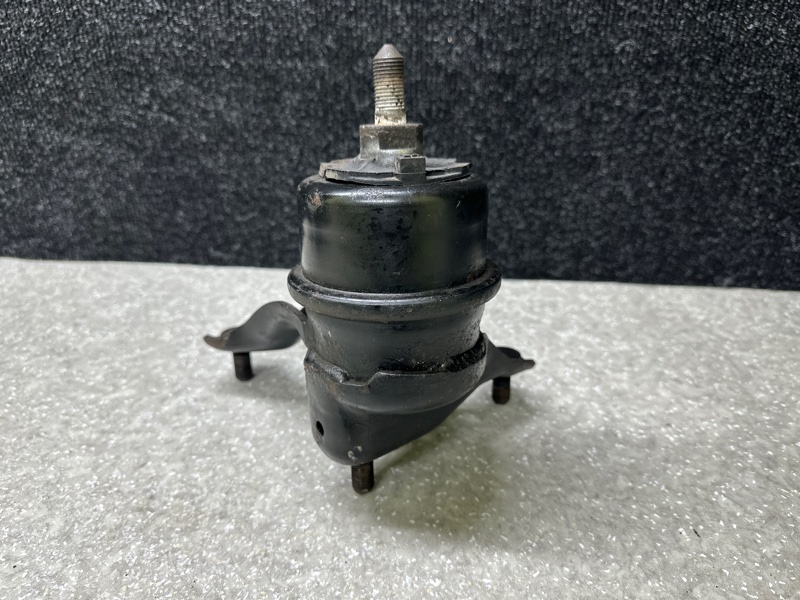 Подушка двигателя правая CAMRY 40 06-11 Подушка двигателя правая CAMRY 40 06-11