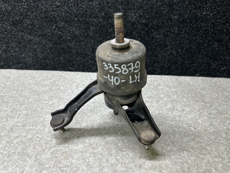 Подушка двигателя левая TOYOTA CAMRY 40 06-11 12372-0H090 Б/У