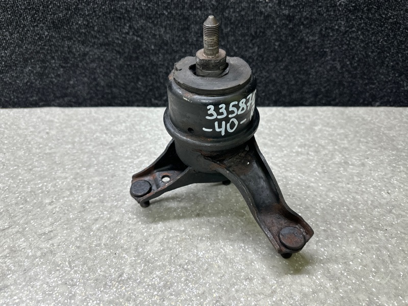Запчасть подушка двигателя правая TOYOTA CAMRY 40 06-11 12362-0H030 Б/У Подушка двигателя правая TOYOTA CAMRY 40 06-11 12362-0H030 Б/У