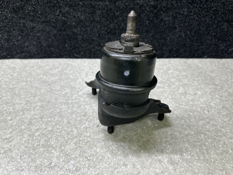 Подушка двигателя правая CAMRY 40 06-11 Подушка двигателя правая CAMRY 40 06-11