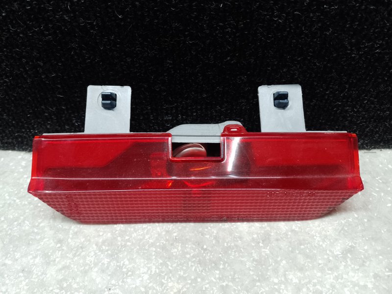 Стоп-сигнал RAV4 00-05