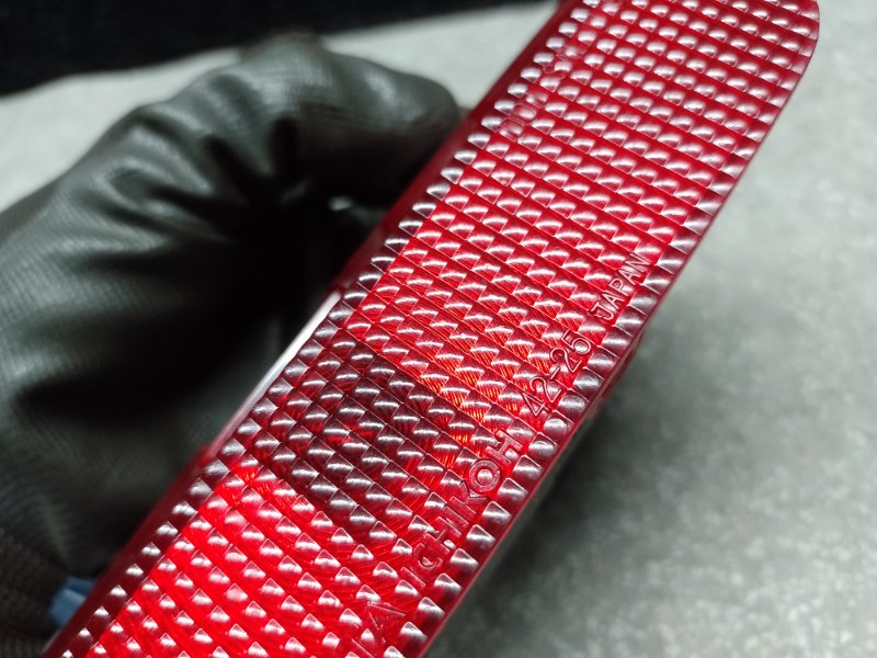 Стоп-сигнал RAV4 00-05