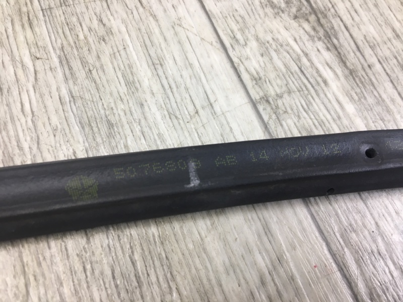 Уплотнитель капота JOURNEY 08-20 2013 JC 3.6 ERB