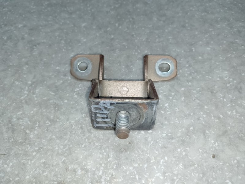 Петля крышки багажника NISSAN TIIDA/VERSA C11 04-11 90400-ED00A Б/У