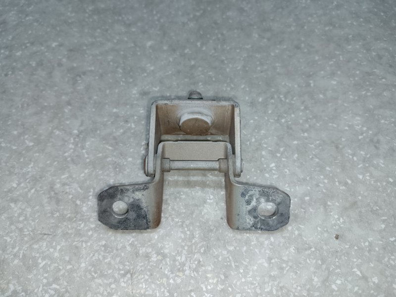 Петля крышки багажника TIIDA/VERSA C11 04-11