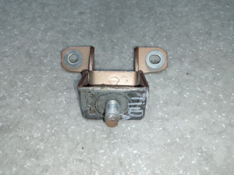 Петля крышки багажника NISSAN TIIDA/VERSA C11 04-11 90400-ED00A Б/У