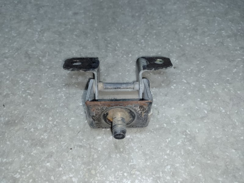 Петля крышки багажника NISSAN TIIDA/VERSA C11 04-11 90400-ED00A Б/У
