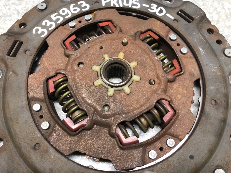 Диск сцепления PRIUS - 30 09-17 1.8 2ZR-FXE