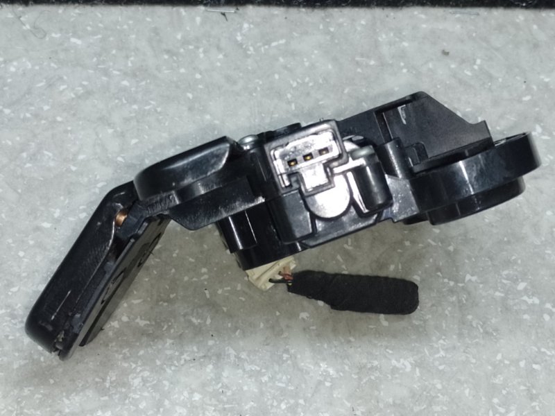 Замок крышки багажника CHRYSLER 200 14-16