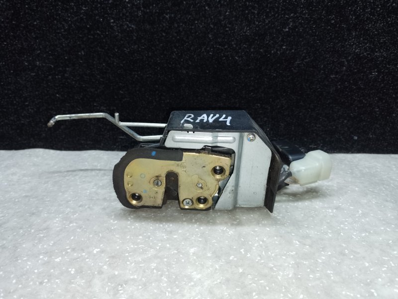 Замок крышки багажника RAV4 00-05