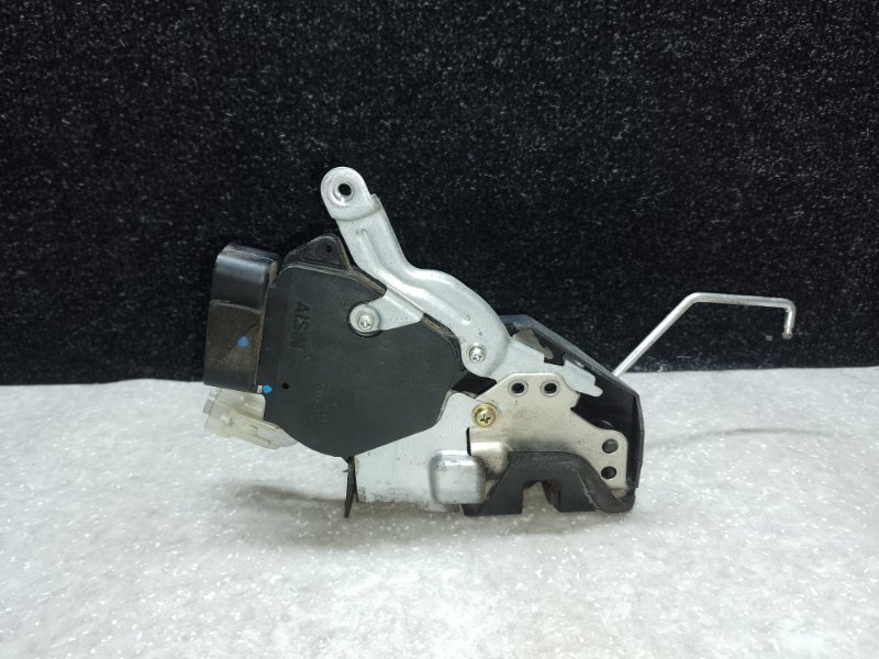 Замок крышки багажника TOYOTA RAV4 00-05