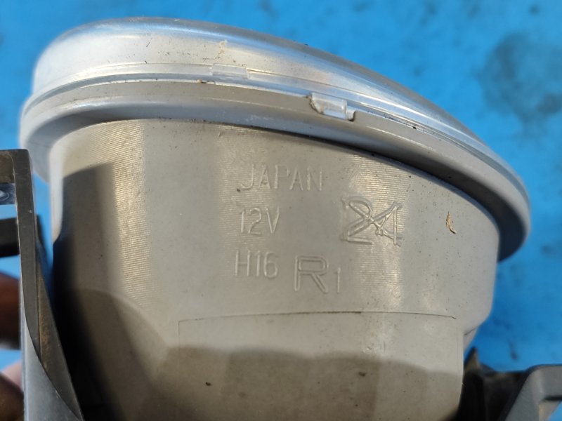 Противотуманная фара правая PRIUS - 30 09-17