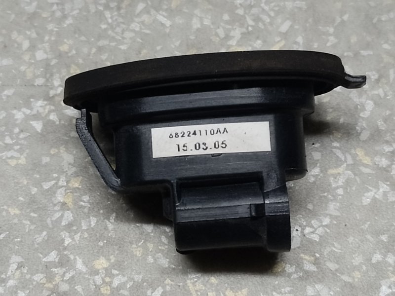 Кнопка открывания багажника наружная 200 14-16 Кнопка открывания багажника наружная 200 14-16