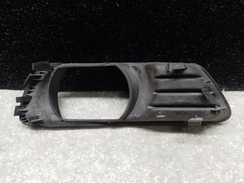 Накладка противотуманной фары левая CAMRY 40 06-11